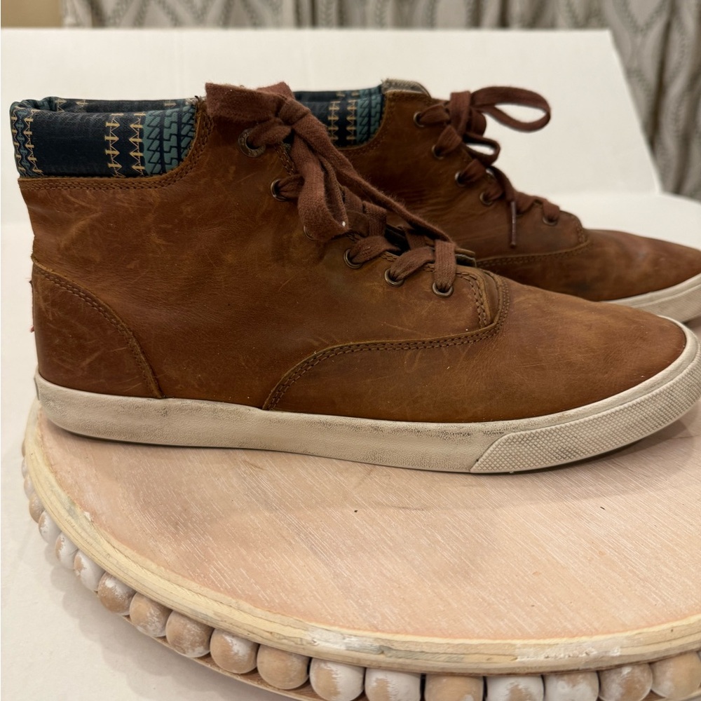 Bucketfeet Men’s Baskerville leather sneaker boot shoe lace up size 11 mid top